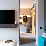 Moxy Otel